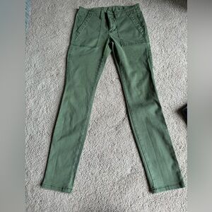 CAbi Skinny Legged Jeans Size 6